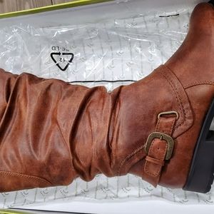 BareTraps 7 W Brown boots